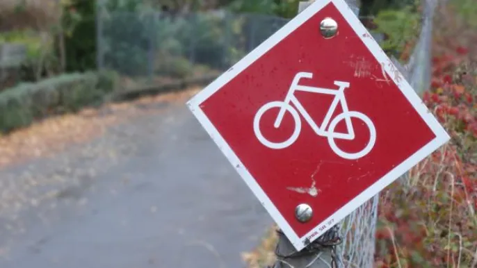 Veloweg (Foto: Patrick Marchlewitz) Veloweg (Foto: Patrick Marchlewitz)