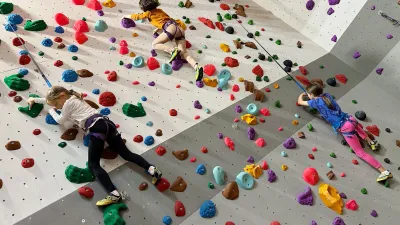 Kinderspielwoche 2025 Titelbild (Foto: Simone Mettler) Kinderspielwoche 2025 Titelbild (Foto: Simone Mettler)