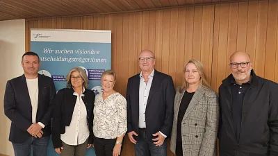 Gesamt-Kirchgemeinderat mit Stefan Wohnlich (Foto: Tanja Brazerol) Gesamt-Kirchgemeinderat mit Stefan Wohnlich (Foto: Tanja Brazerol)